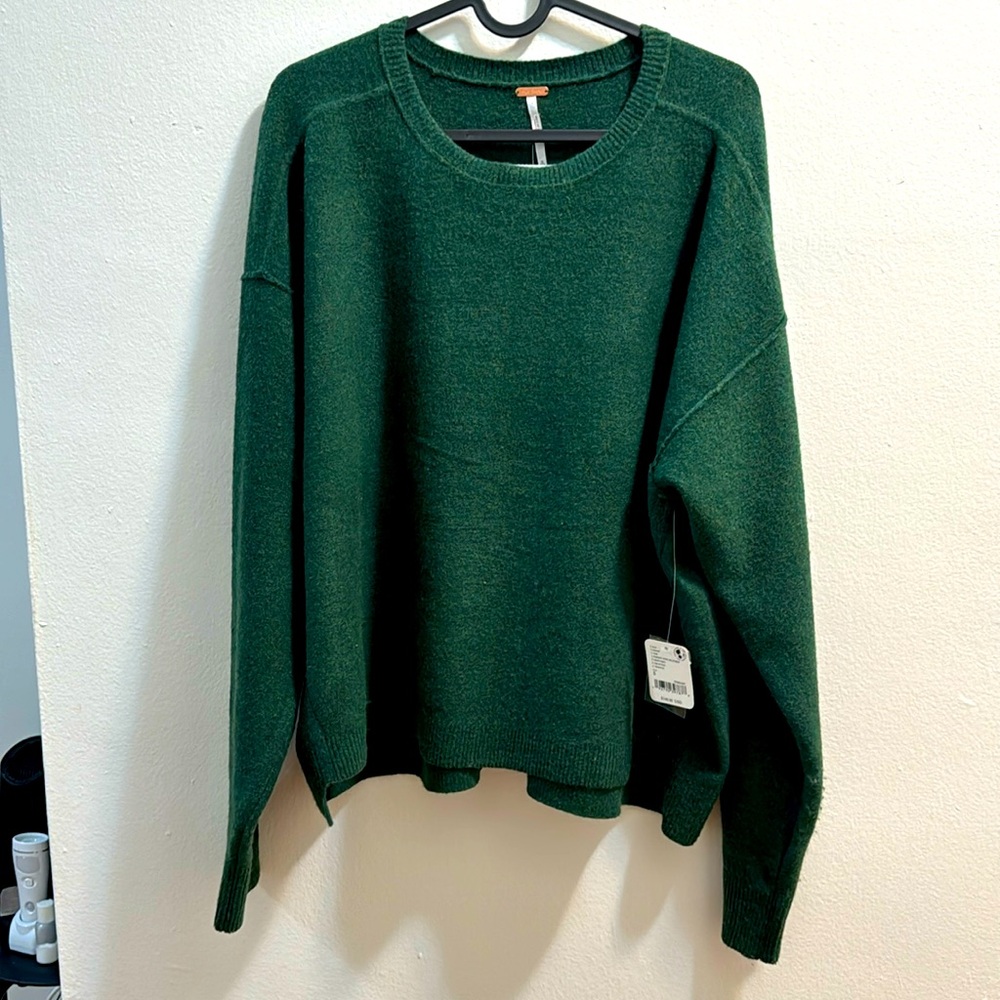 Free People Oversized Crewneck. NWT.